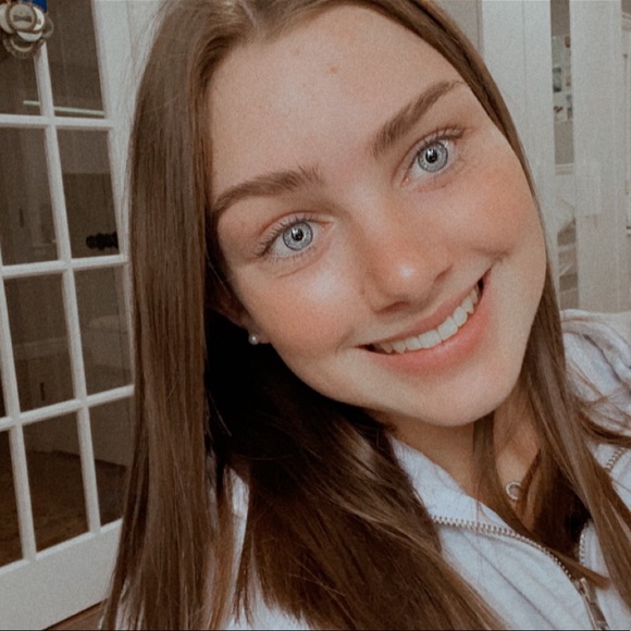 Meet your Posher, Jessica - Picture 1 of 1